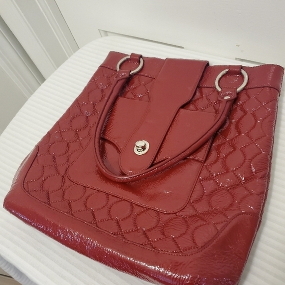 HOBO Red Quilted Leather Handbag Tote/Shoulder Bag, Versatile shiny